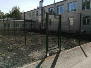 3D заборы для школы 15 метров фото в Куровском