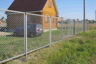 Забор из сетки рабицы в натяг секционный 6 соток фото под ключ